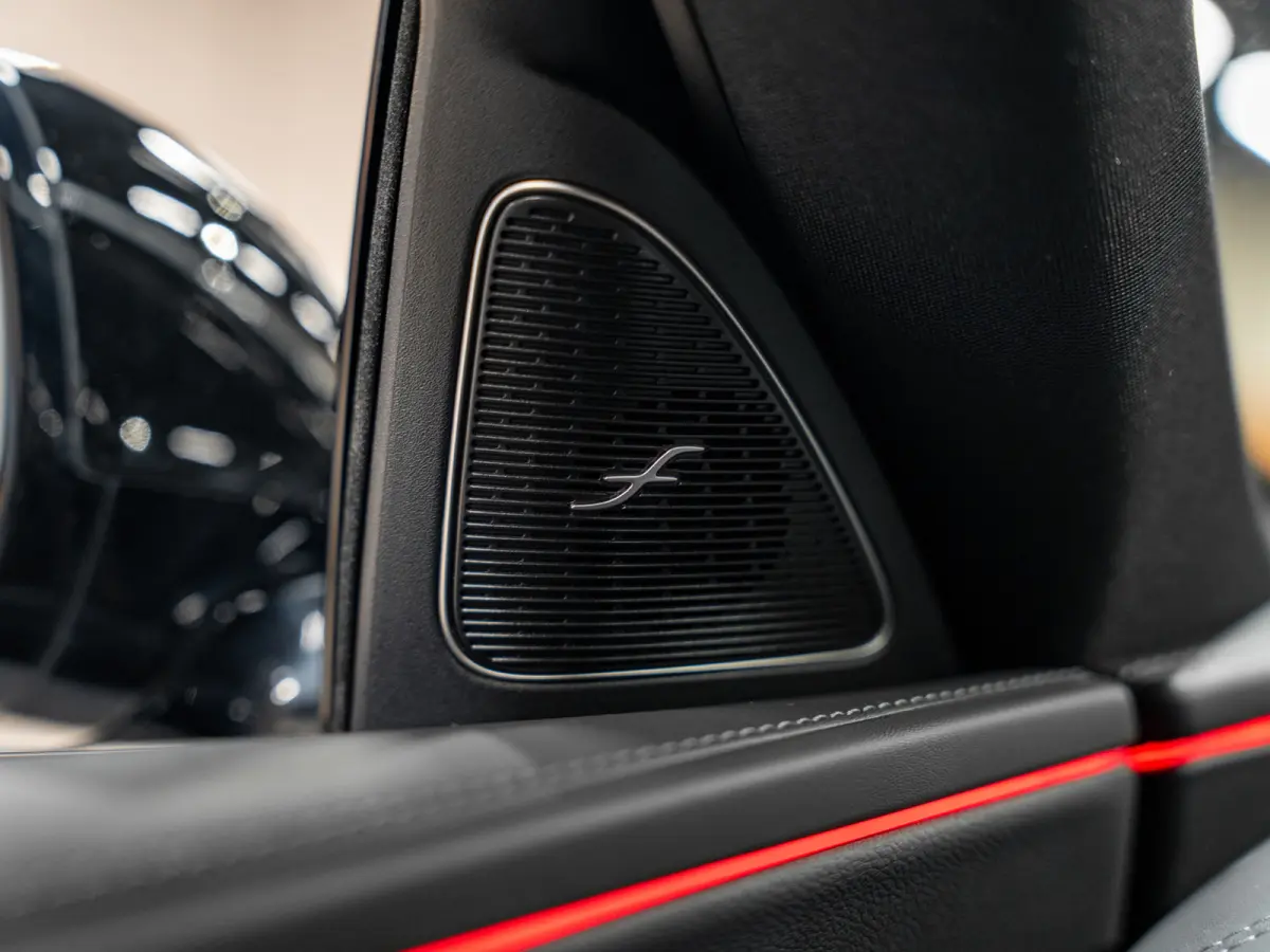 300 e Exclusive AMG Line, Pano, Hyperscreen, Night Pakket, Burmester, Ambiënte, Camera, Plug-In