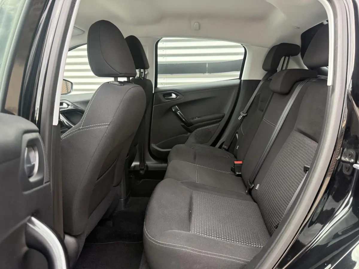 1.2 PureTech Blue Lease Executive 2e Eigenaar|Navi|Carplay|PDC|Clima|Cruise|Elek ramen|LM velgen|N.A.P| D-riem vv in 2024 | APK tot 07-2027