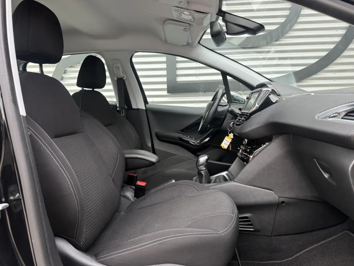 1.2 PureTech Blue Lease Executive 2e Eigenaar|Navi|Carplay|PDC|Clima|Cruise|Elek ramen|LM velgen|N.A.P| D-riem vv in 2024 | APK tot 07-2027