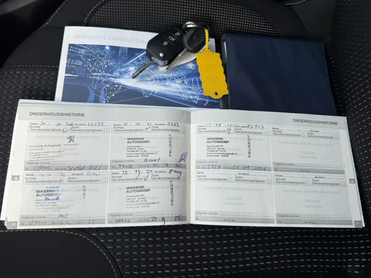 1.2 PureTech Blue Lease Executive 2e Eigenaar|Navi|Carplay|PDC|Clima|Cruise|Elek ramen|LM velgen|N.A.P| D-riem vv in 2024 | APK tot 07-2027