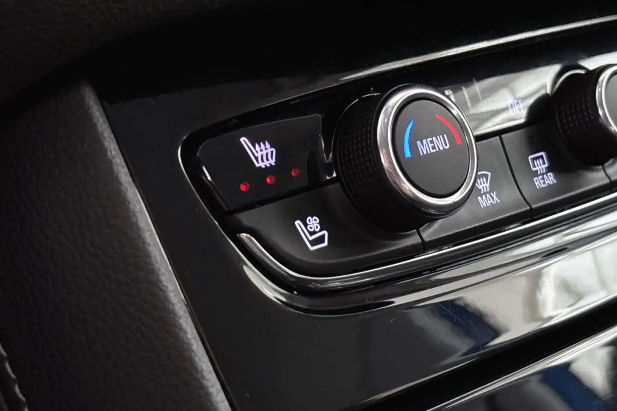 1.6 Turbo Plug-In Hybrid Ultimate / Lederpack/ Winterpack / 19'' velgen