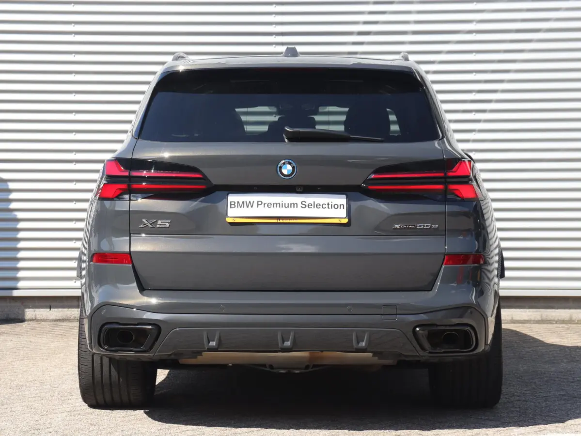 xDrive50e | M Sportpakket Pro | Panodak | Trekhaak | Driving Assistant Prof. | Soft Close | Bowers & Wilkins | Massage | SOH 100% | 22'' LMV