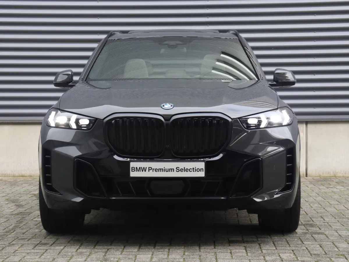 xDrive50e | SoH 100% | M Sportpakket Pro | Panodak | Trekhaak | Driving Assistant Prof. | Soft Close | Bowers & Wilkins | Massage | 22'' LMV