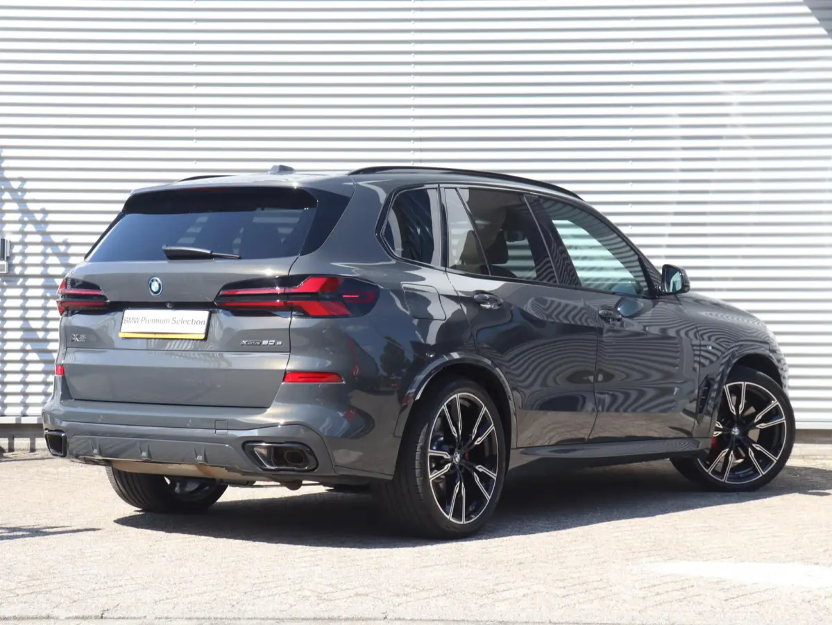 xDrive50e | M Sportpakket Pro | Panodak | Trekhaak | Driving Assistant Prof. | Soft Close | Bowers & Wilkins | Massage | SOH 100% | 22'' LMV