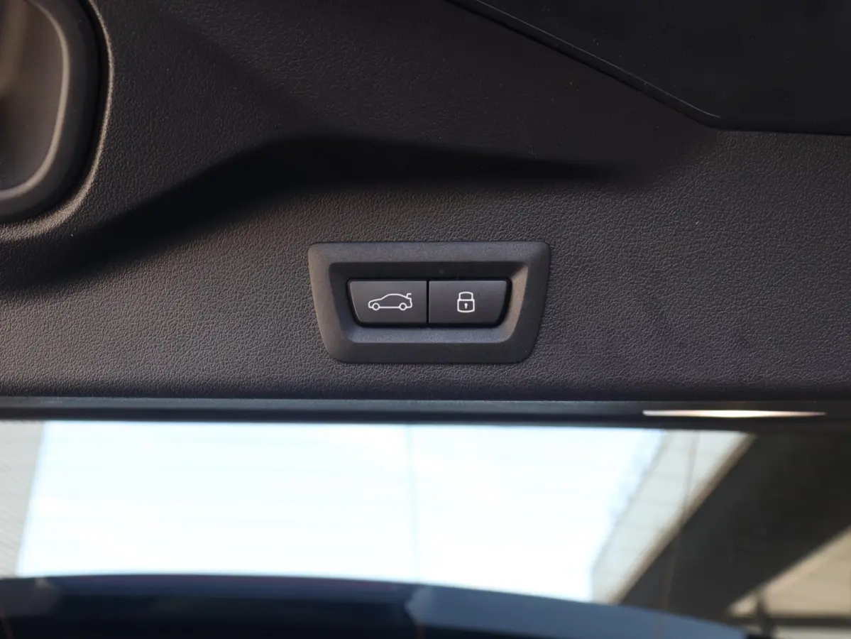 xDrive50e | M Sportpakket Pro | Panodak | Trekhaak | Driving Assistant Prof. | Soft Close | Bowers & Wilkins | Massage | SOH 100% | 22'' LMV