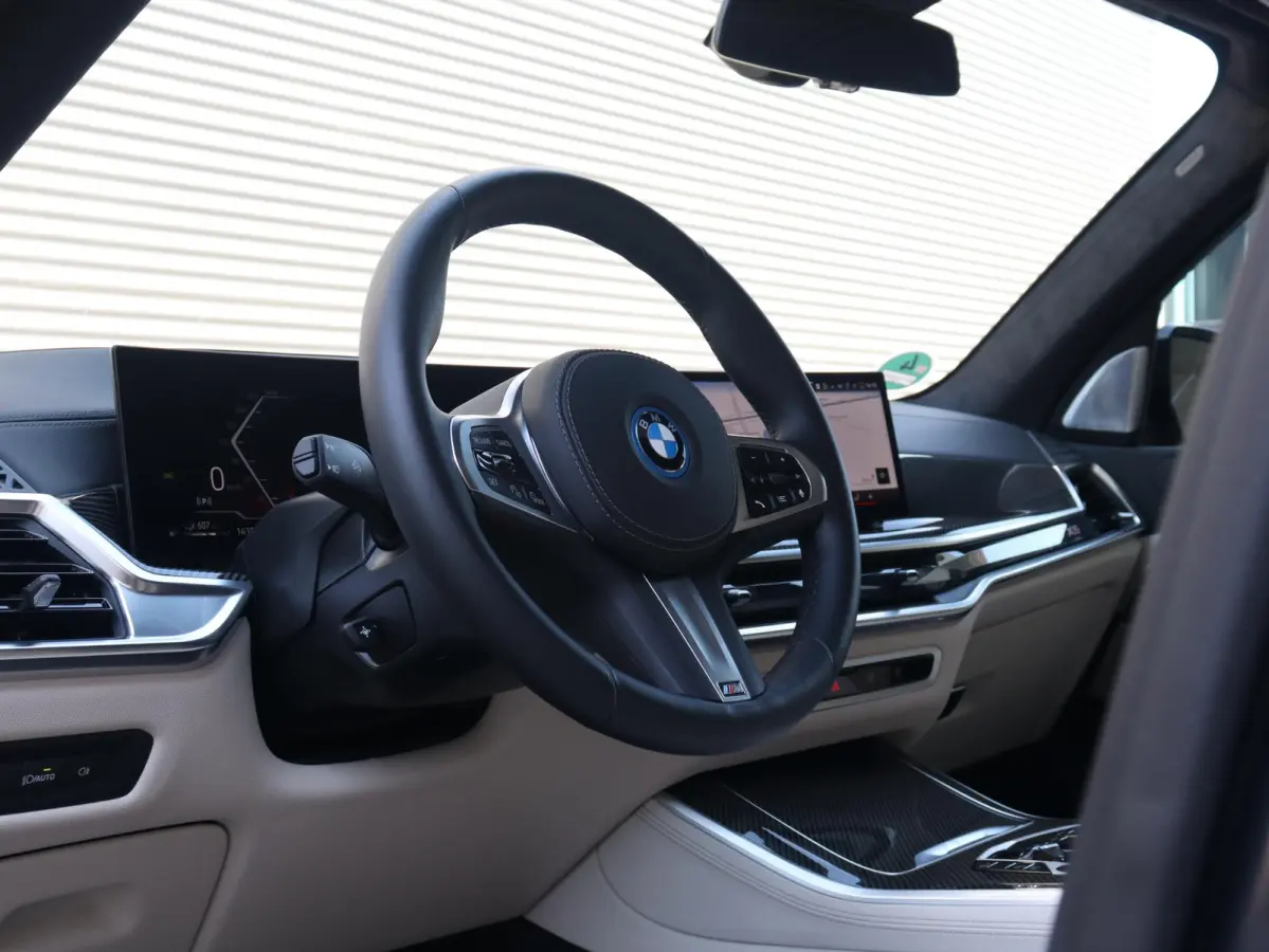 xDrive50e | M Sportpakket Pro | Panodak | Trekhaak | Driving Assistant Prof. | Soft Close | Bowers & Wilkins | Massage | SOH 100% | 22'' LMV