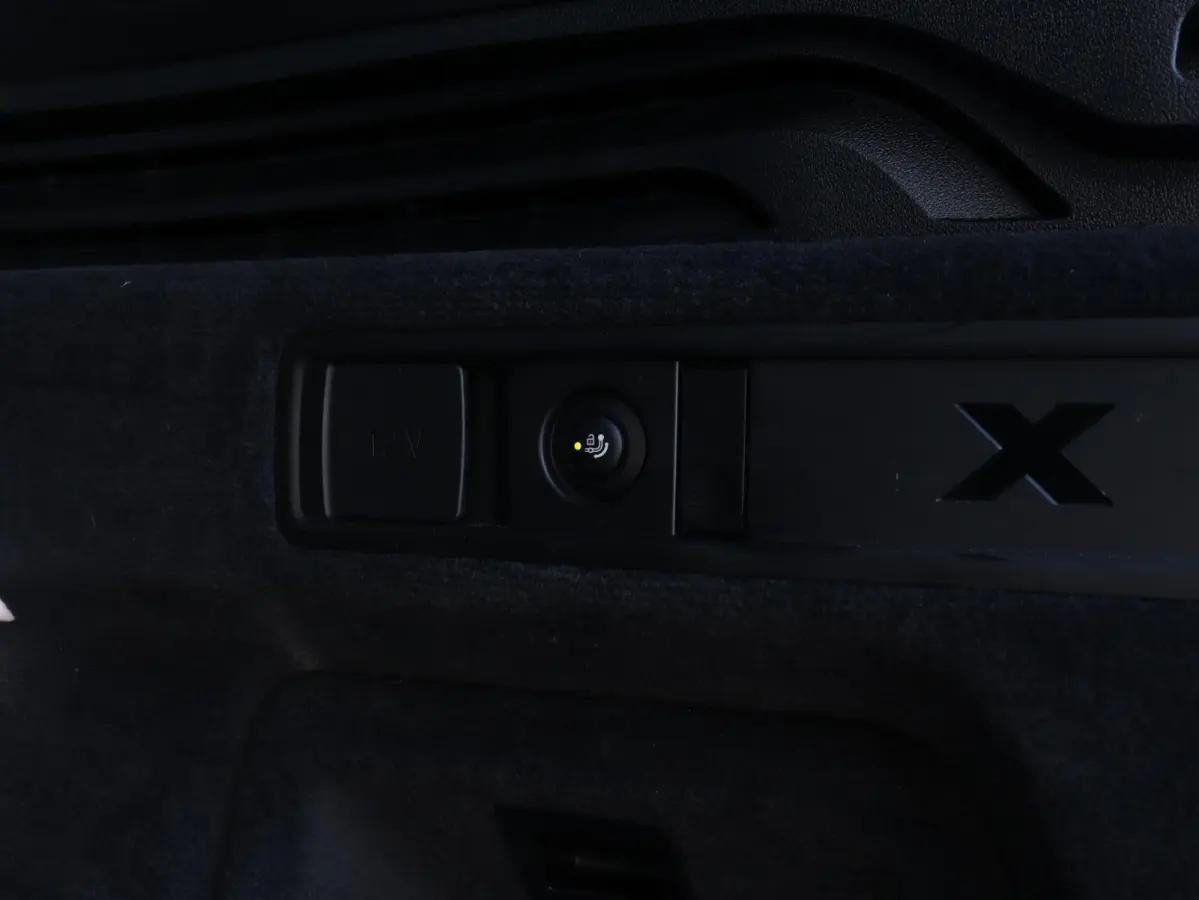 xDrive50e | M Sportpakket Pro | Panodak | Trekhaak | Driving Assistant Prof. | Soft Close | Bowers & Wilkins | Massage | SOH 100% | 22'' LMV