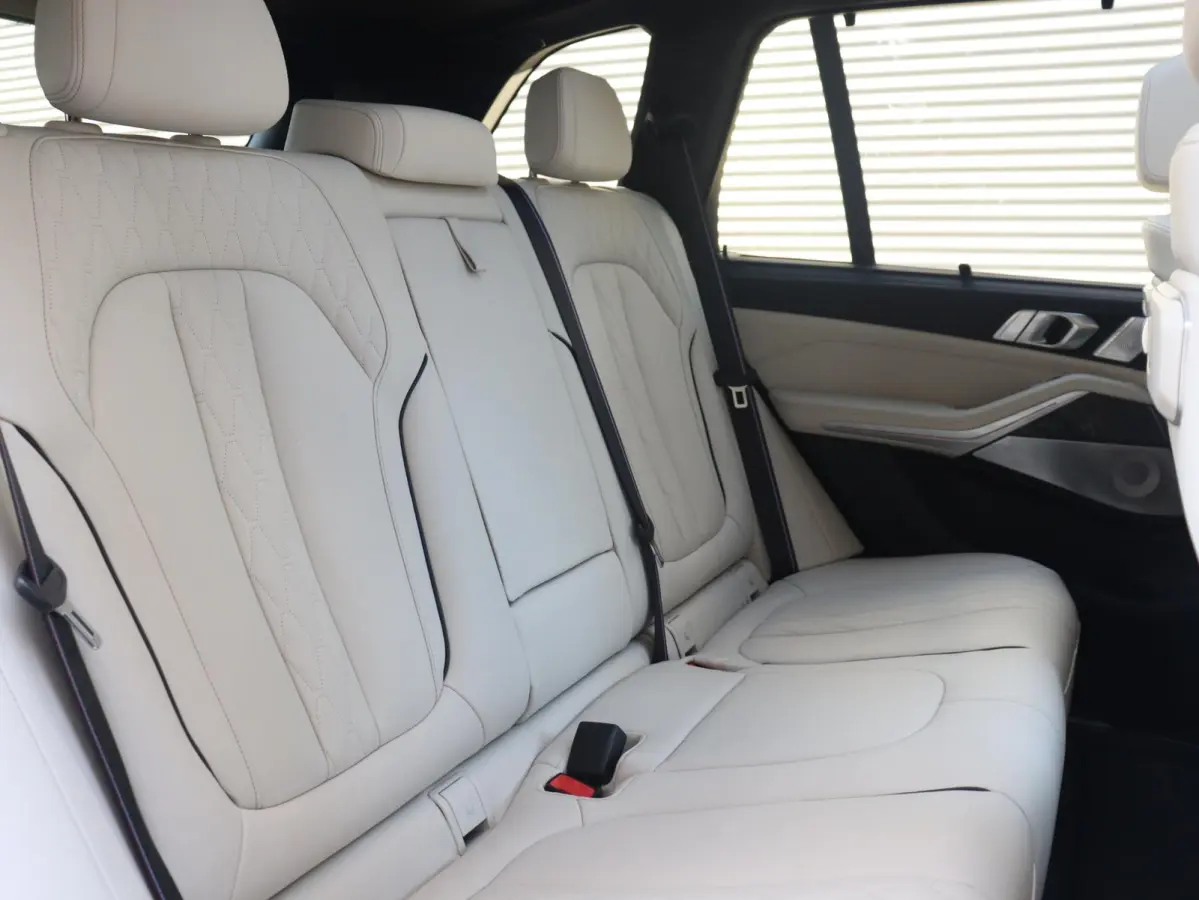 xDrive50e | M Sportpakket Pro | Panodak | Trekhaak | Driving Assistant Prof. | Soft Close | Bowers & Wilkins | Massage | SOH 100% | 22'' LMV