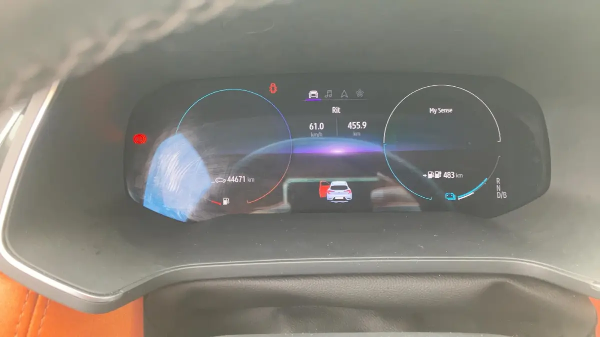 E-Tech Plug-in Hybrid 160 Edition One | Trekhaak | 360 Camera | BOSE Audio | Stoelverw. |