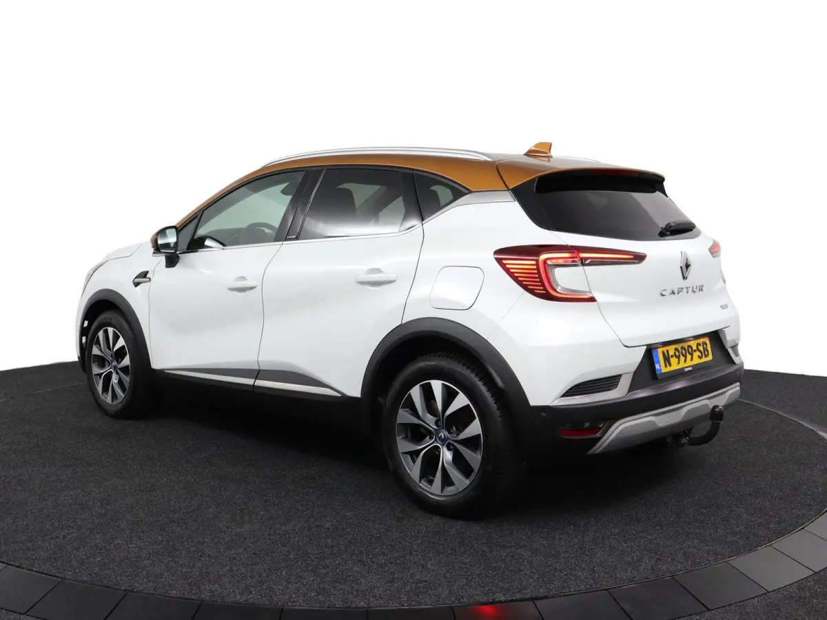 E-Tech Plug-in Hybrid 160 Edition One | Trekhaak | 360 Camera | BOSE Audio | Stoelverw. |