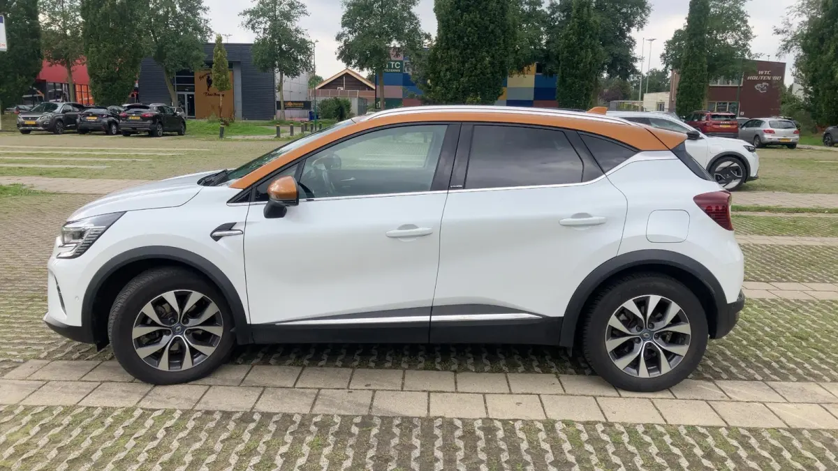 E-Tech Plug-in Hybrid 160 Edition One | Trekhaak | 360 Camera | BOSE Audio | Stoelverw. |