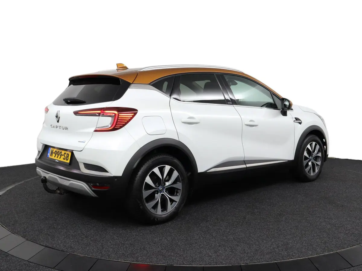 E-Tech Plug-in Hybrid 160 Edition One | Trekhaak | 360 Camera | BOSE Audio | Stoelverw. |
