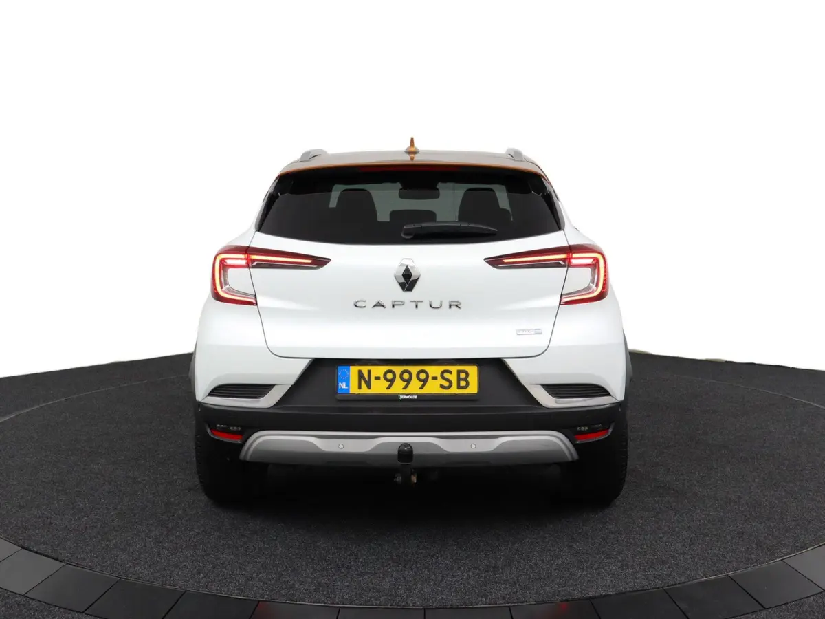E-Tech Plug-in Hybrid 160 Edition One | Trekhaak | 360 Camera | BOSE Audio | Stoelverw. |