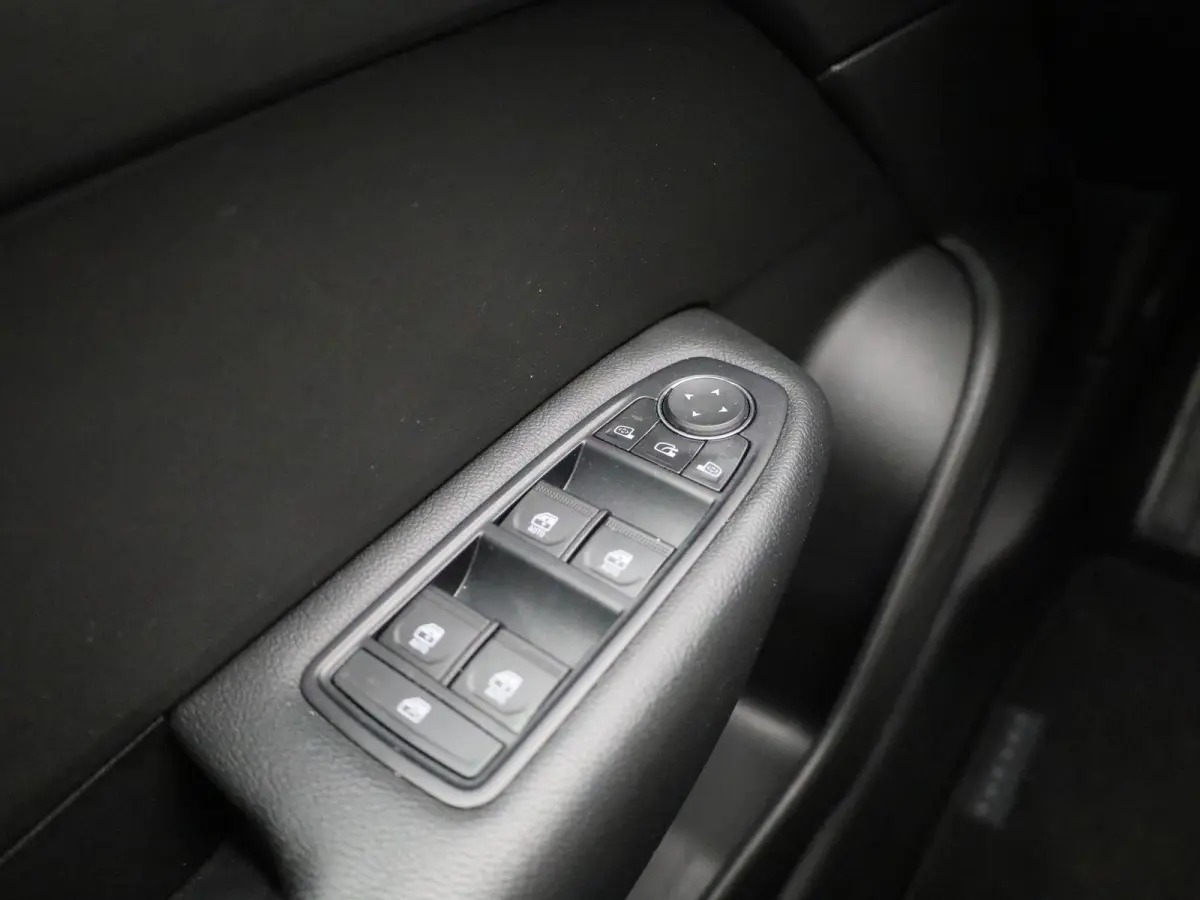 1.6 E-Tech hybrid 145 evolution | TREKHAAK | CAMERA | NAVIGATIE | KEY-LESS