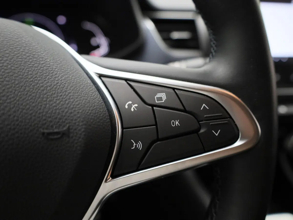 1.6 E-Tech hybrid 145 evolution | TREKHAAK | CAMERA | NAVIGATIE | KEY-LESS