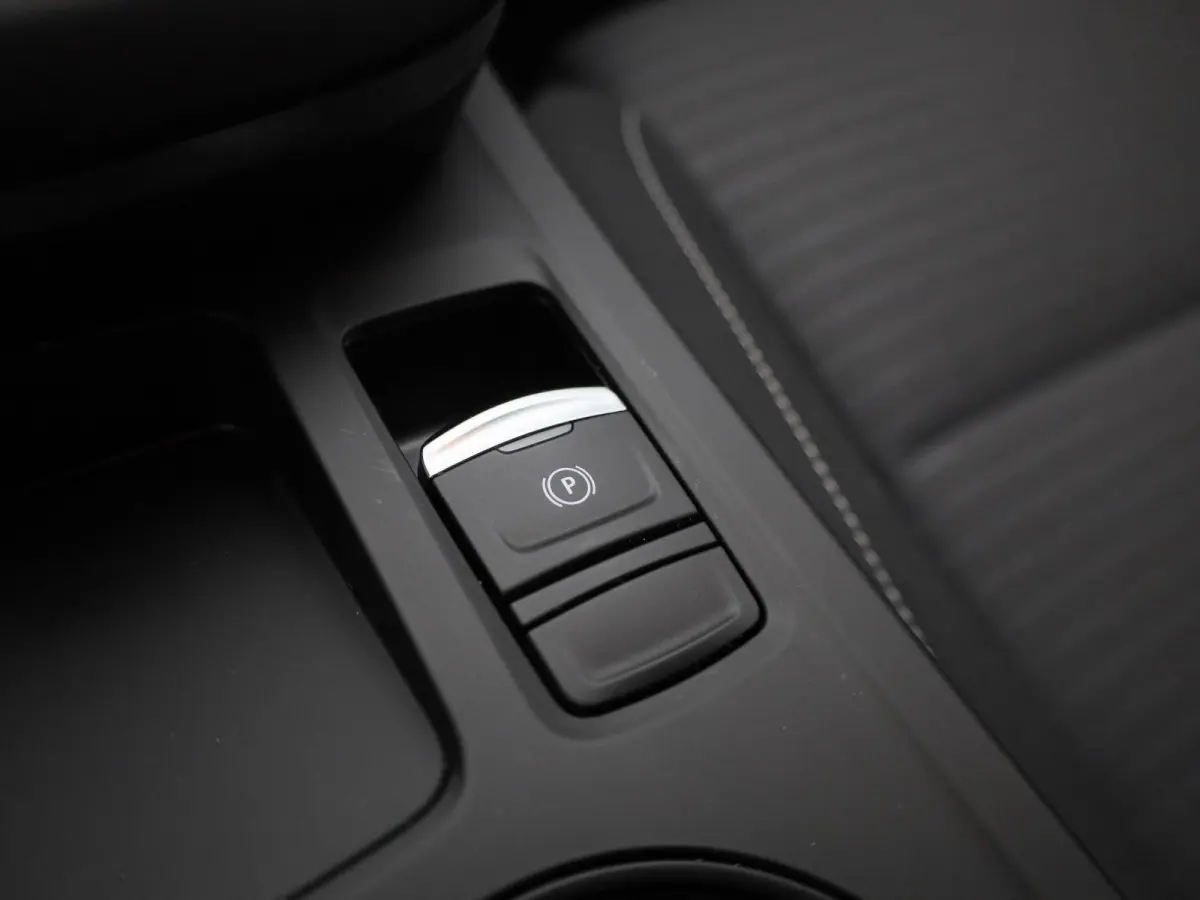 1.6 E-Tech hybrid 145 evolution | TREKHAAK | CAMERA | NAVIGATIE | KEY-LESS