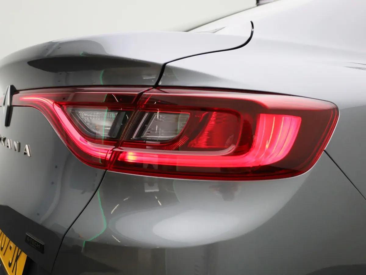 1.6 E-Tech hybrid 145 evolution | TREKHAAK | CAMERA | NAVIGATIE | KEY-LESS