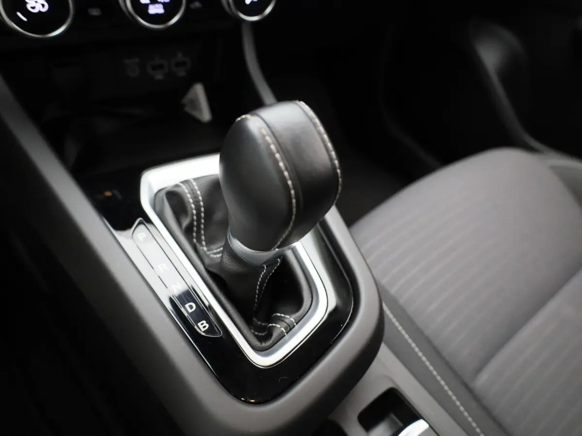 1.6 E-Tech hybrid 145 evolution | TREKHAAK | CAMERA | NAVIGATIE | KEY-LESS