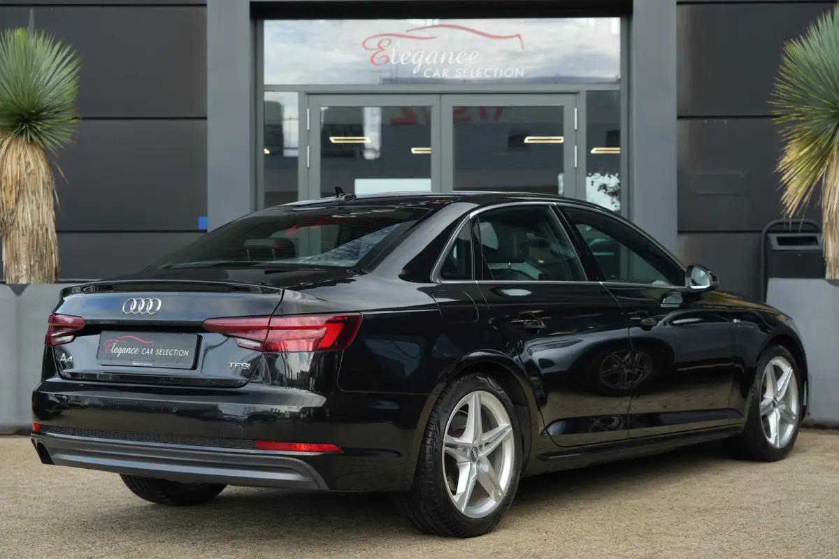 1.4 TFSI Sport S line Black Edition | 150 PK | Leder | Navigatie | Parkeersensoren | Audi A4 Limousine 1.4 TFSI Sport S line Black Edition 150 PK met 1.395 cc 4-cilinder benzinemotor, luxe l