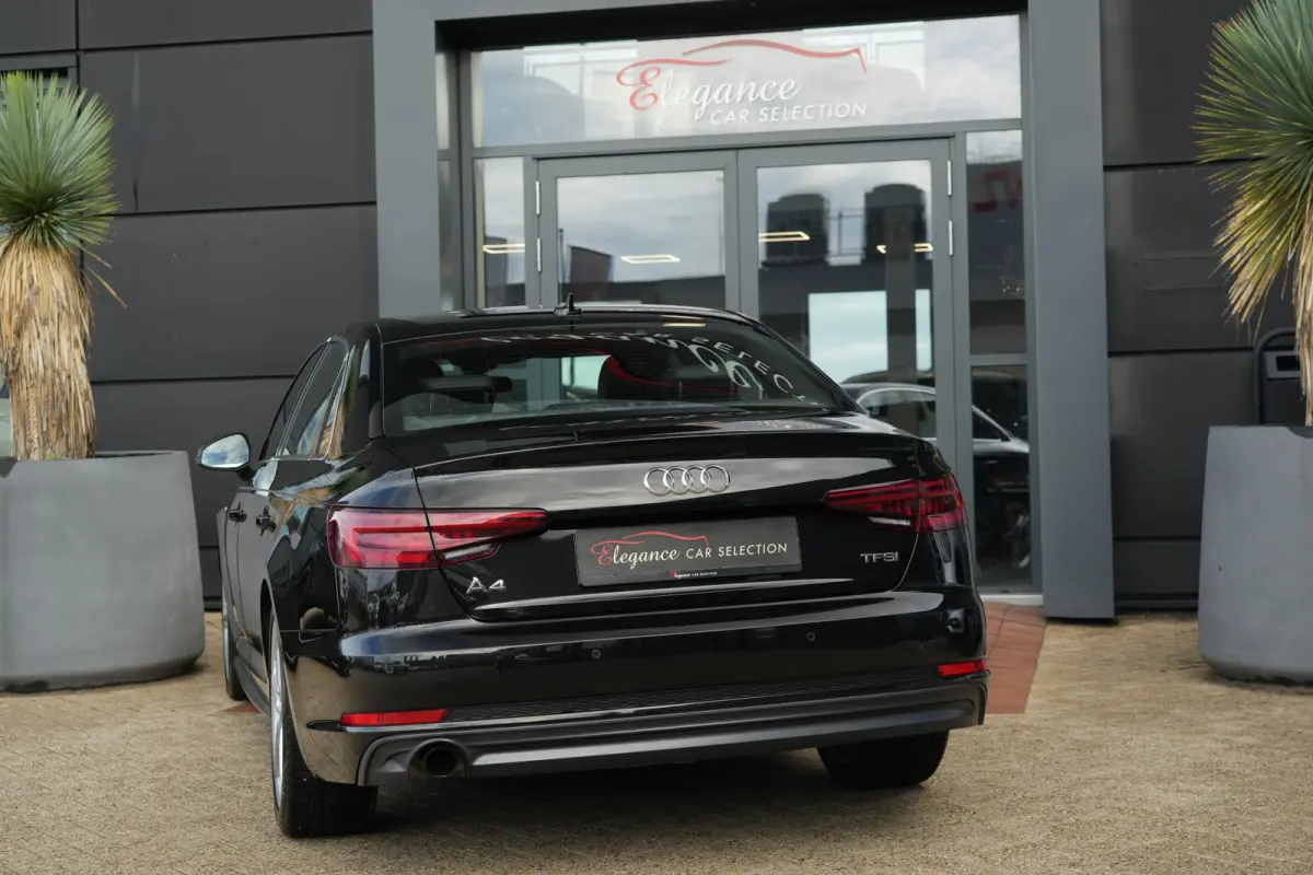 1.4 TFSI Sport S line Black Edition | 150 PK | Leder | Navigatie | Parkeersensoren | Audi A4 Limousine 1.4 TFSI Sport S line Black Edition 150 PK met 1.395 cc 4-cilinder benzinemotor, luxe l