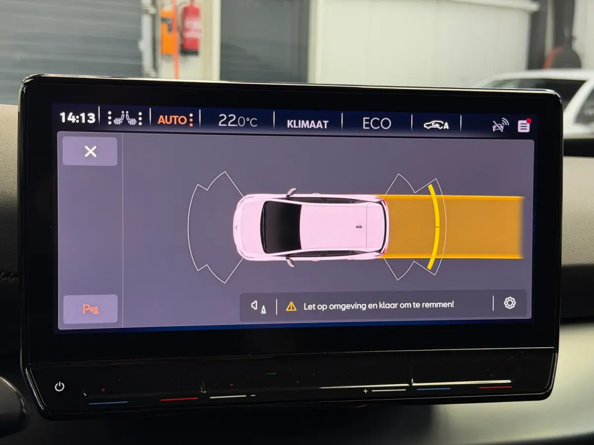 Essential 62 kWh CarPlay 204 pk