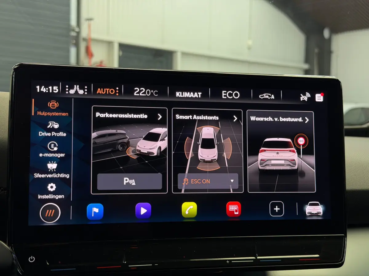 Essential 62 kWh CarPlay 204 pk
