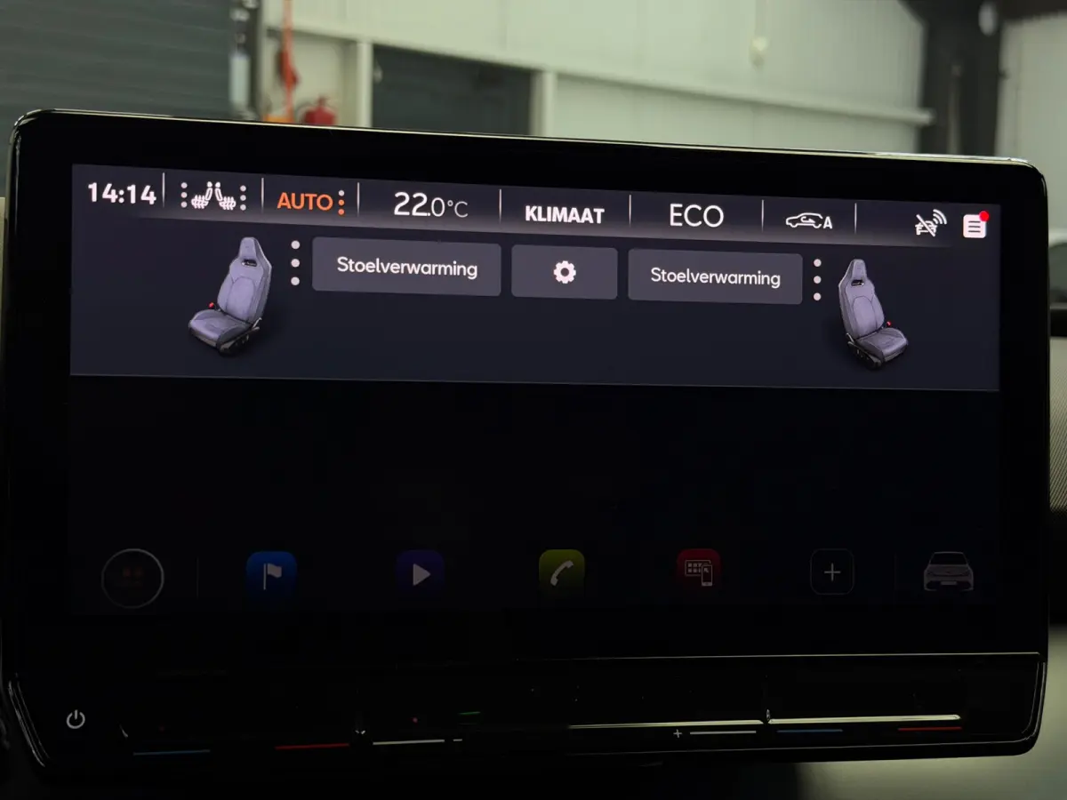 Essential 62 kWh CarPlay 204 pk