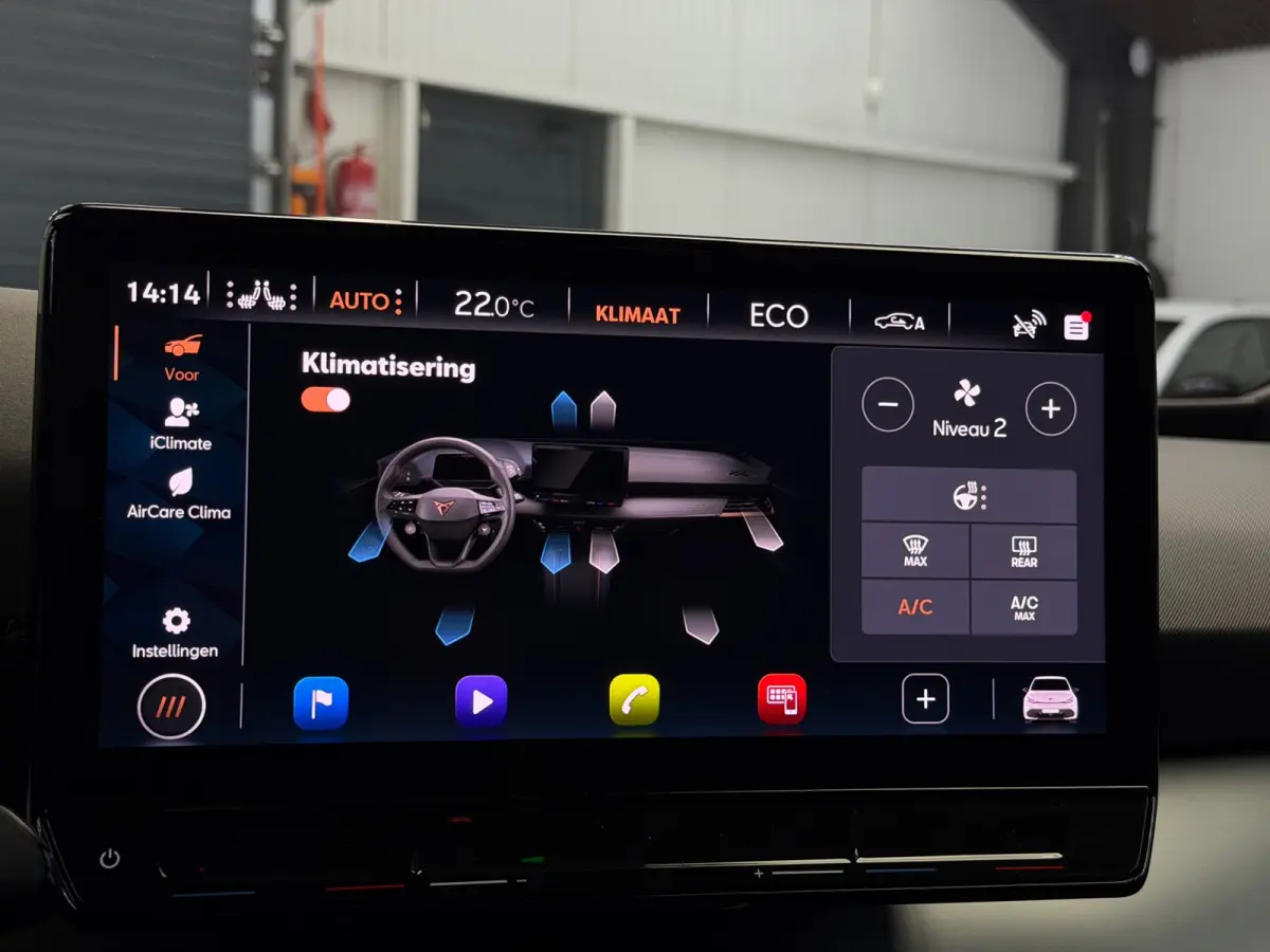 Essential 62 kWh CarPlay 204 pk