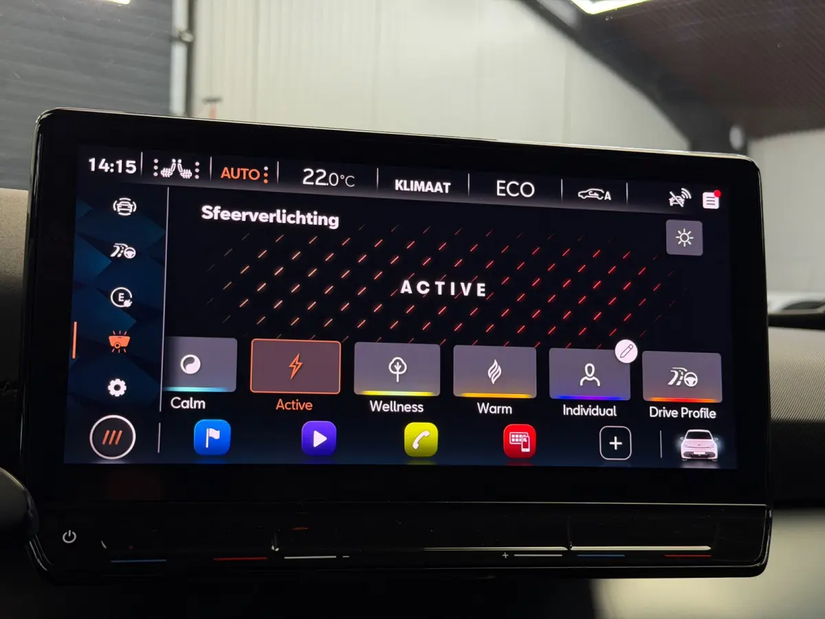 Essential 62 kWh CarPlay 204 pk