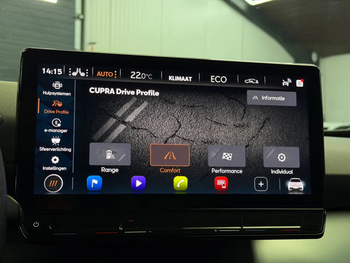 Essential 62 kWh CarPlay 204 pk