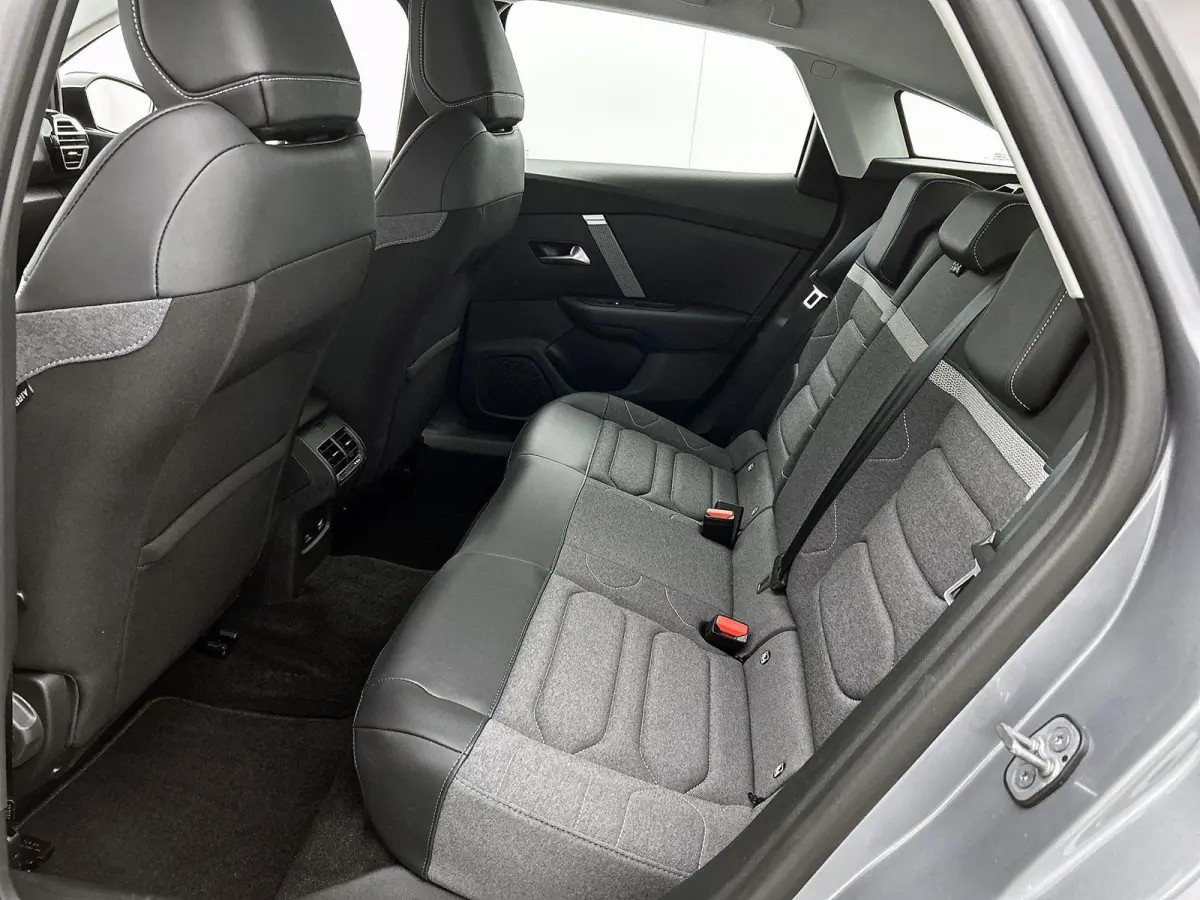 136pk You 50 kWh Automaat | Accu 96% | 3 Fase | Camera | Apple Carplay/Android Auto | Climate Control | Cruise Control | Parkeersensoren | IsoFix |