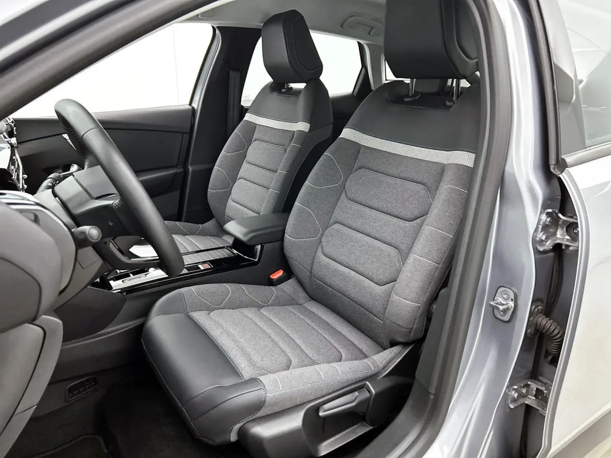 136pk You 50 kWh Automaat | Accu 96% | 3 Fase | Camera | Apple Carplay/Android Auto | Climate Control | Cruise Control | Parkeersensoren | IsoFix |