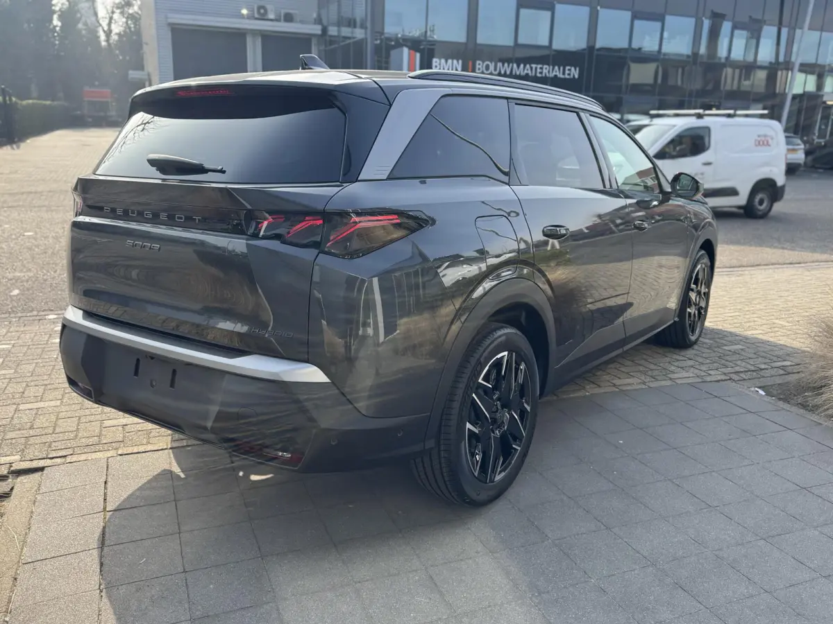 Hybrid 145 GT l 360 Vision & Drive Assist Plus Pack (GT)