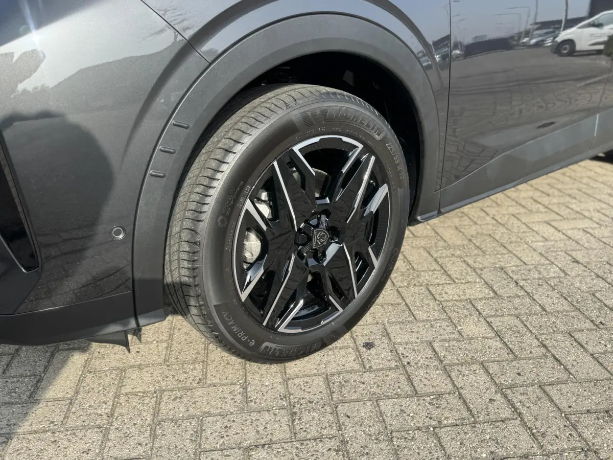 Hybrid 145 GT l 360 Vision & Drive Assist Plus Pack (GT)
