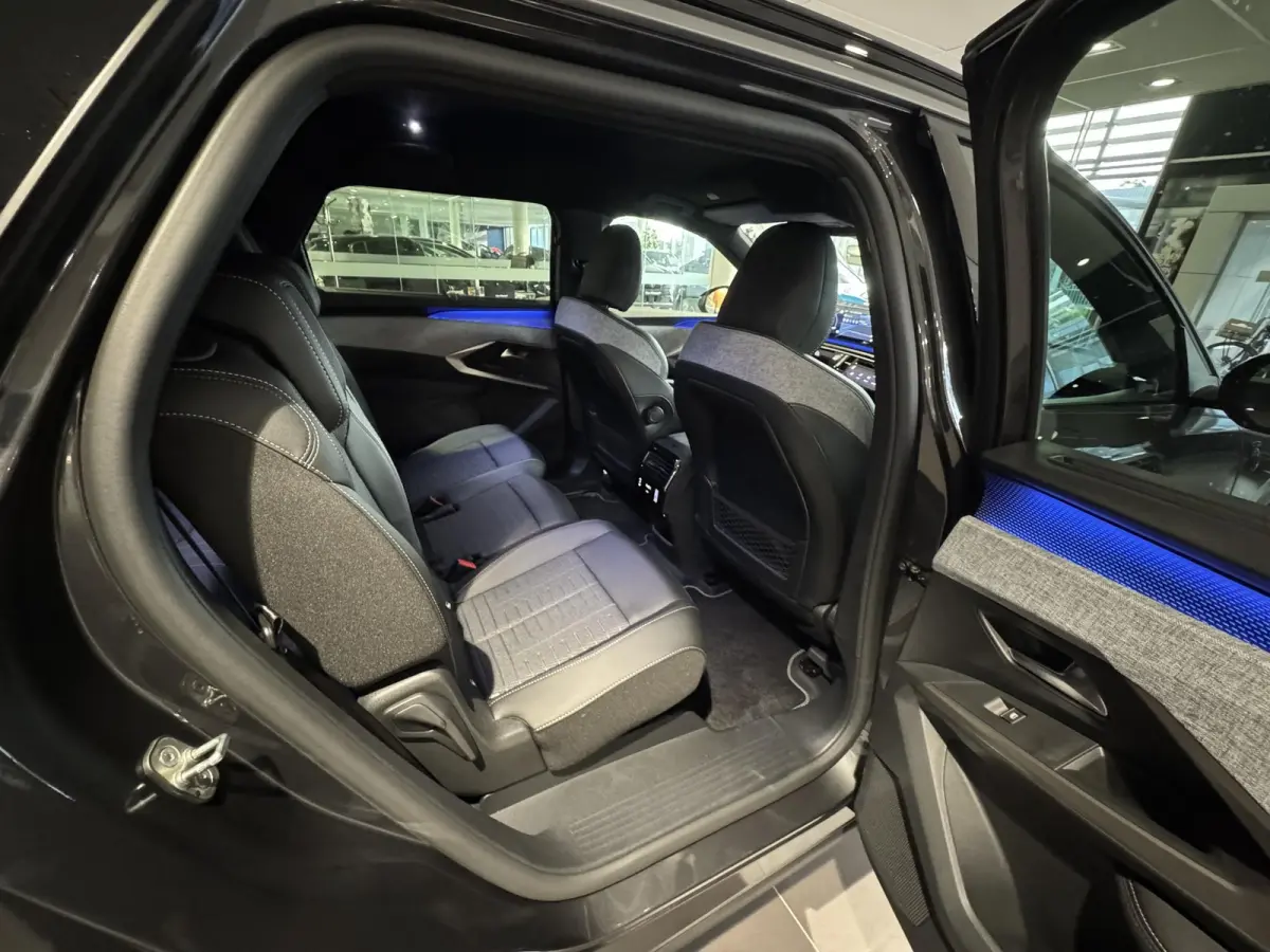 Hybrid 145 GT l 360 Vision & Drive Assist Plus Pack (GT)