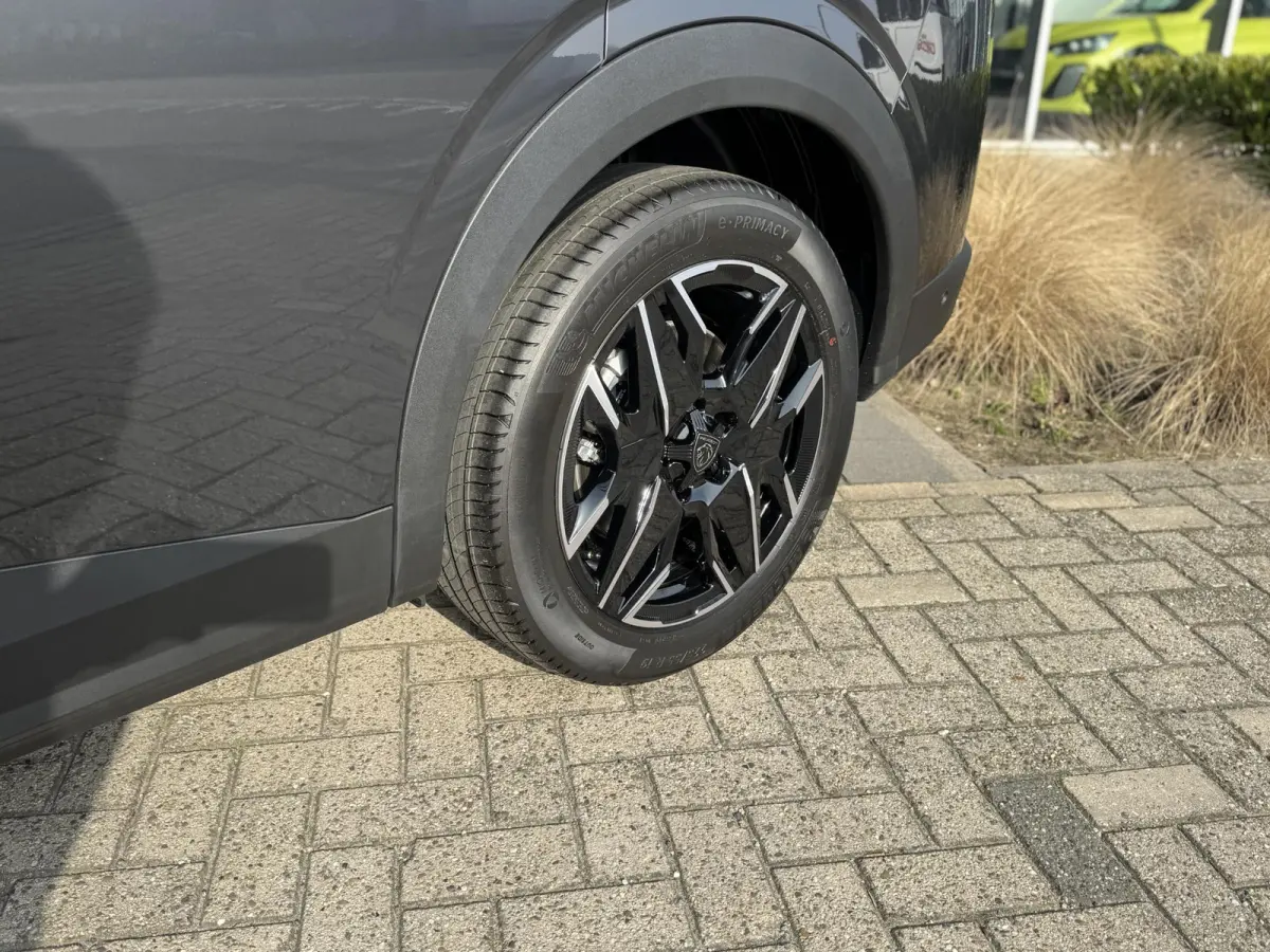 Hybrid 145 GT l 360 Vision & Drive Assist Plus Pack (GT)
