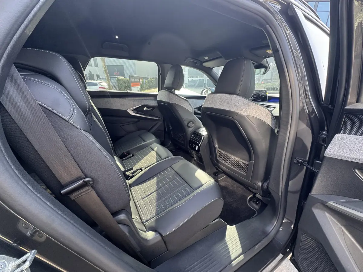 Hybrid 145 GT l 360 Vision & Drive Assist Plus Pack (GT)