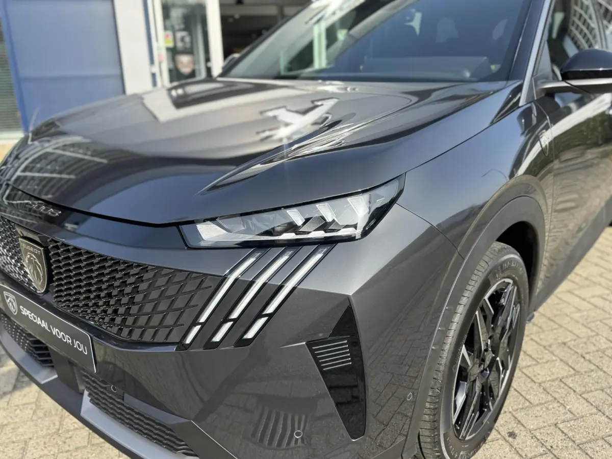 Hybrid 145 GT l 360 Vision & Drive Assist Plus Pack (GT)