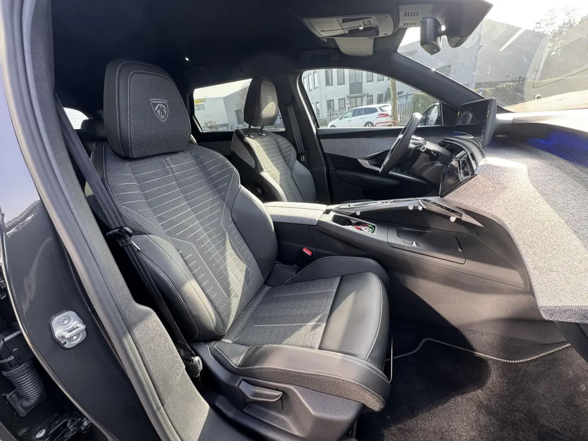 Hybrid 145 GT l 360 Vision & Drive Assist Plus Pack (GT)