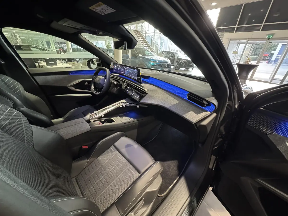 Hybrid 145 GT l 360 Vision & Drive Assist Plus Pack (GT)