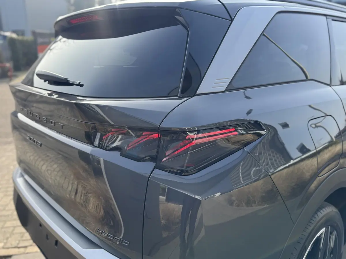 Hybrid 145 GT l 360 Vision & Drive Assist Plus Pack (GT)