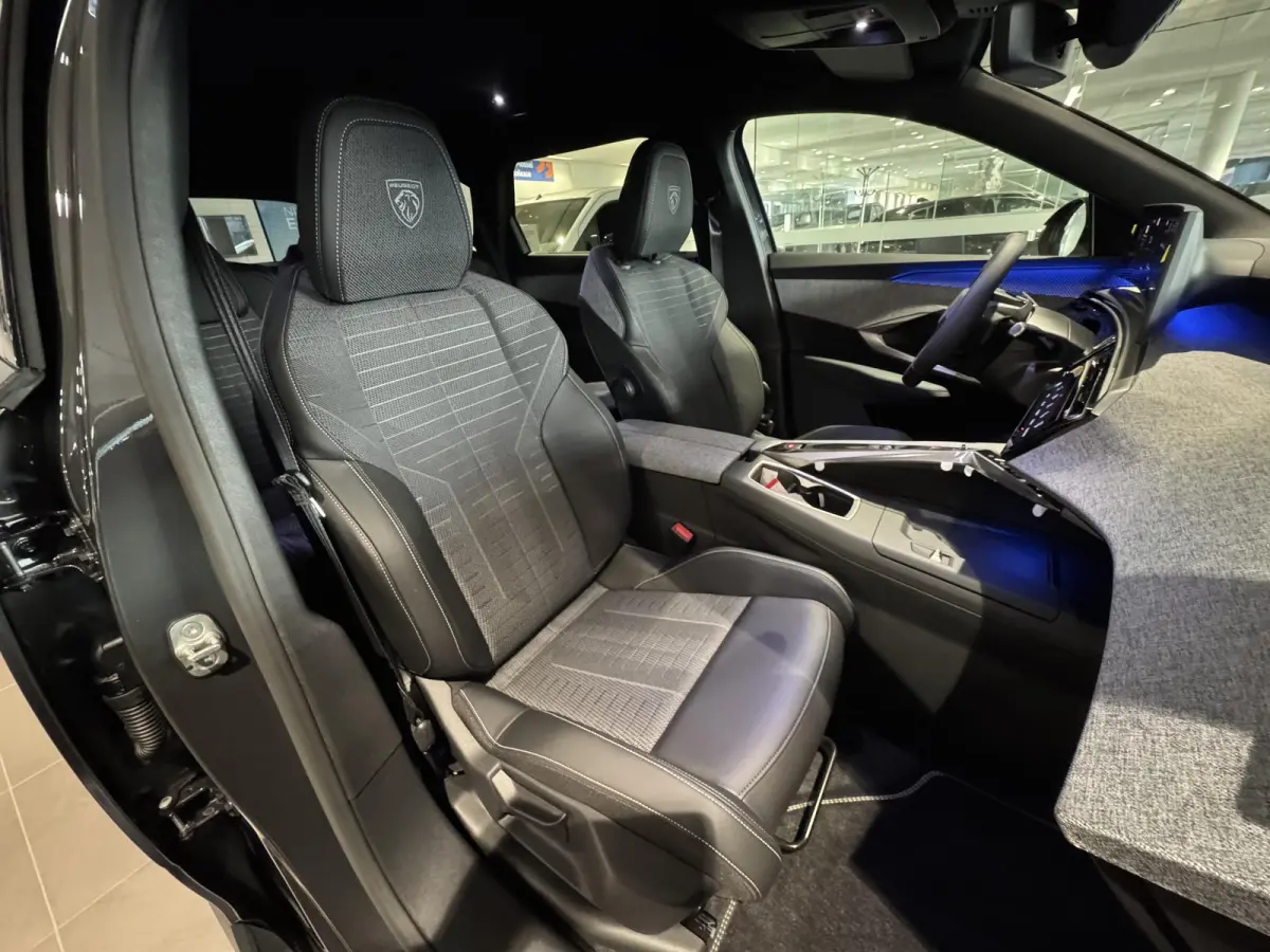 Hybrid 145 GT l 360 Vision & Drive Assist Plus Pack (GT)