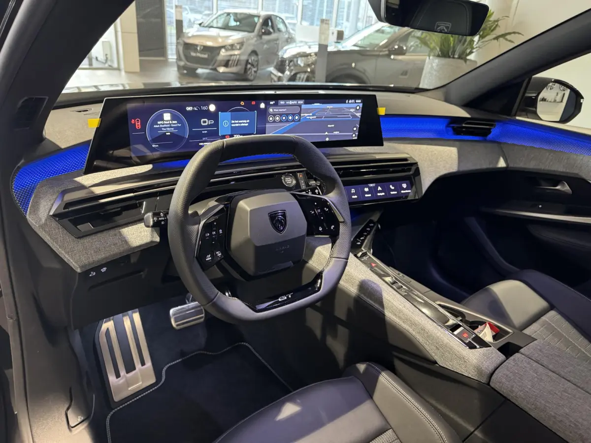 Hybrid 145 GT l 360 Vision & Drive Assist Plus Pack (GT)
