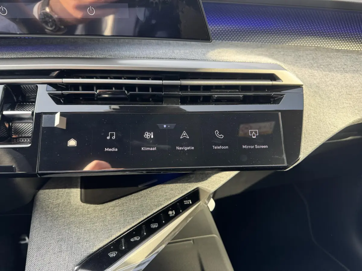 Hybrid 145 GT l 360 Vision & Drive Assist Plus Pack (GT)