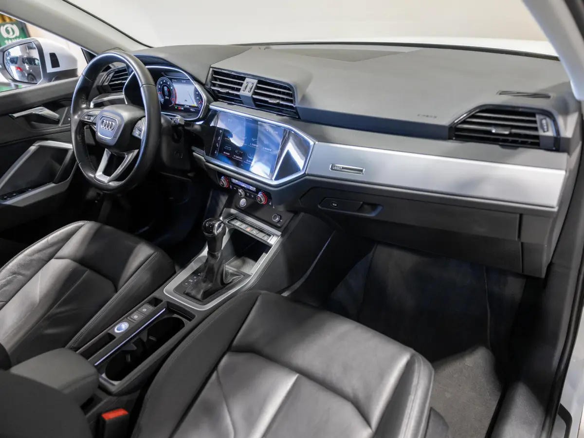 35 TFSI Advanced / 150pk / Panorama dak / Stoelverwarming / Dodehoek herkenning / Achteruitrij camera /