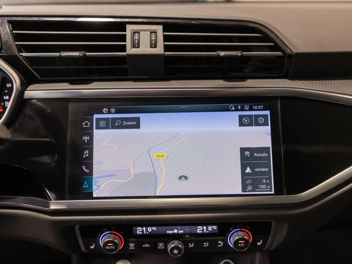 35 TFSI Advanced / 150pk / Panorama dak / Stoelverwarming / Dodehoek herkenning / Achteruitrij camera /