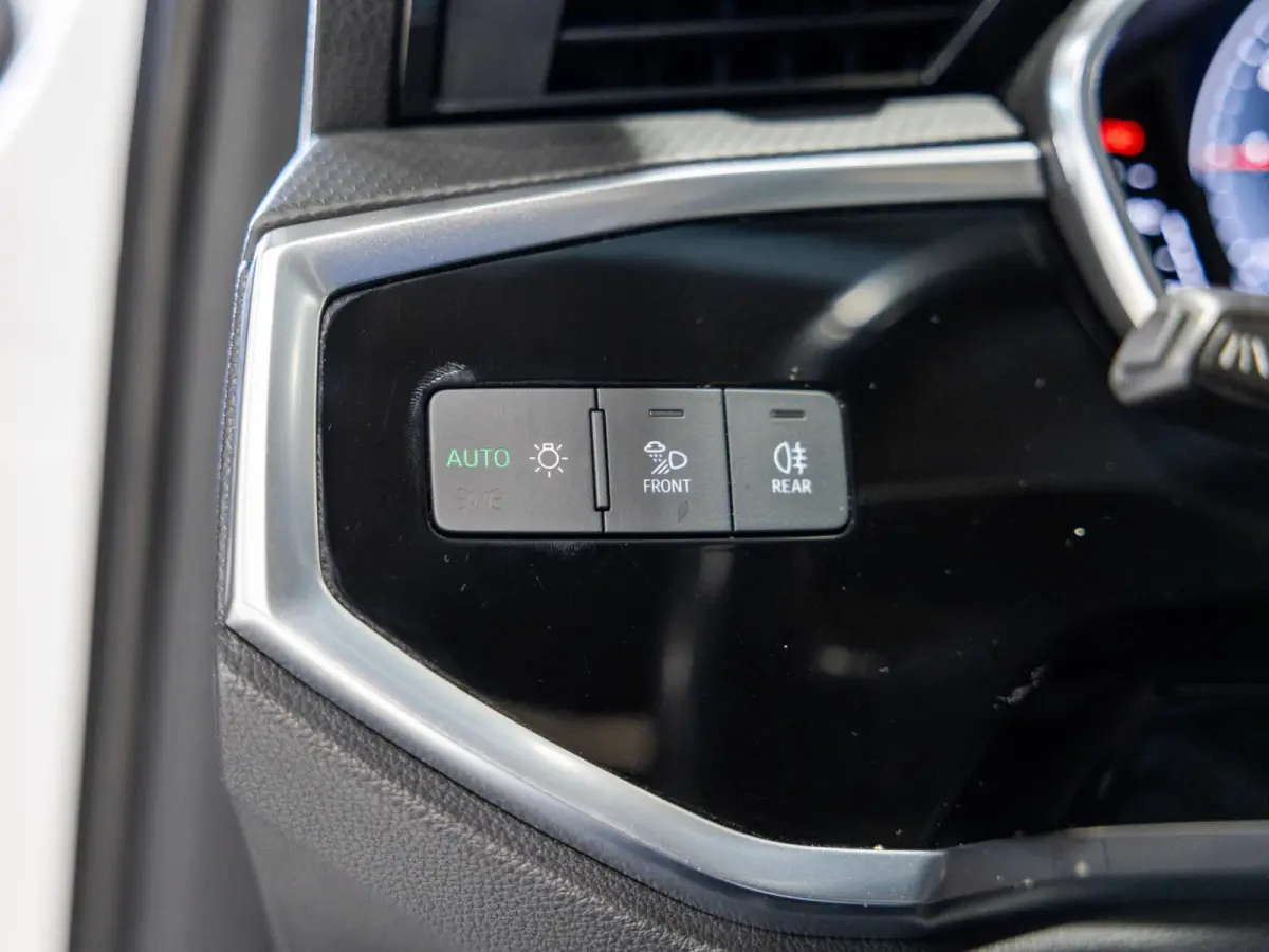 35 TFSI Advanced / 150pk / Panorama dak / Stoelverwarming / Dodehoek herkenning / Achteruitrij camera /
