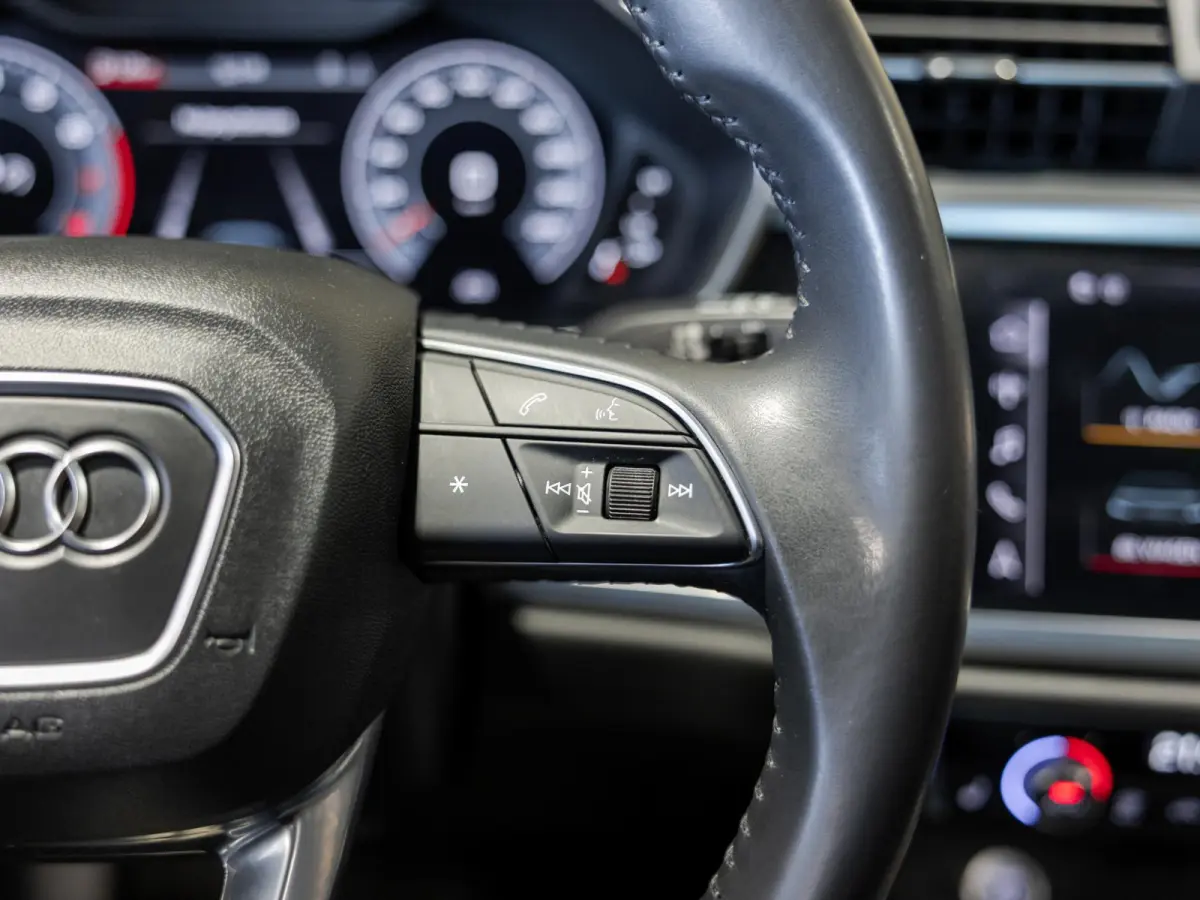 35 TFSI Advanced / 150pk / Panorama dak / Stoelverwarming / Dodehoek herkenning / Achteruitrij camera /
