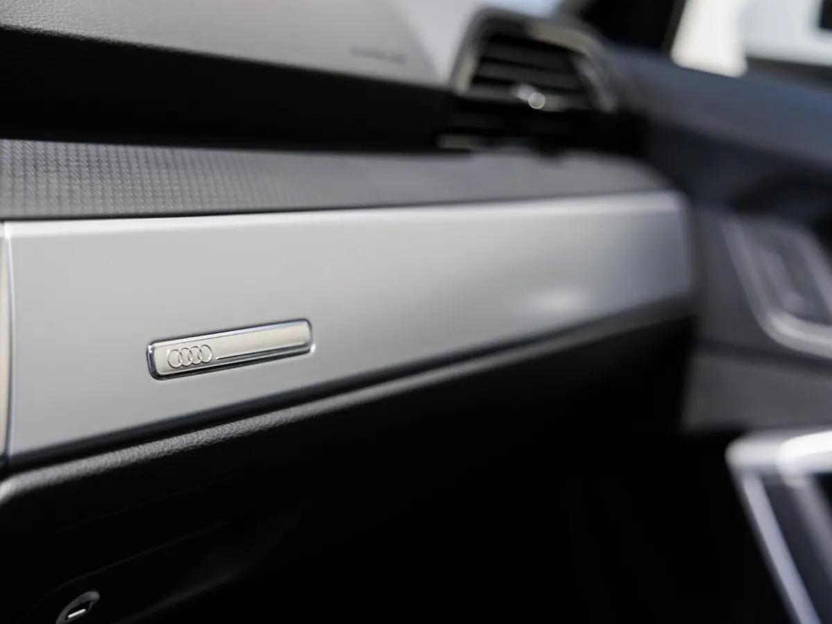 35 TFSI Advanced / 150pk / Panorama dak / Stoelverwarming / Dodehoek herkenning / Achteruitrij camera /
