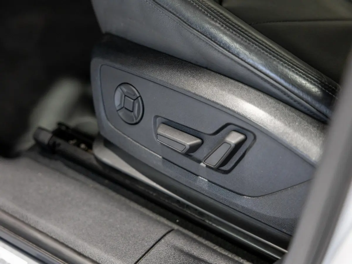 35 TFSI Advanced / 150pk / Panorama dak / Stoelverwarming / Dodehoek herkenning / Achteruitrij camera /